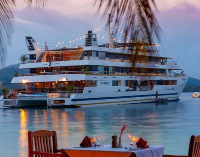 my-fiji-romantic-dinner-on-the-beach-with-blue-lagoon-cruises-ship-in-distance