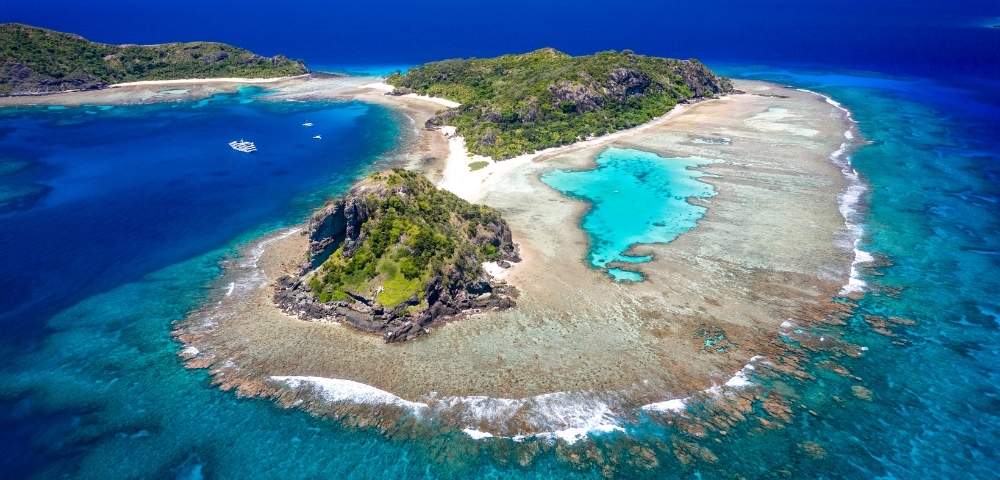 my-fiji-ariel-view-of-blue-lagoon-cruises-by-an-island