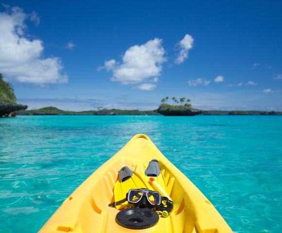 MYFIJI-Kayak-and-Island-landscape-with-crystal-clear-waters