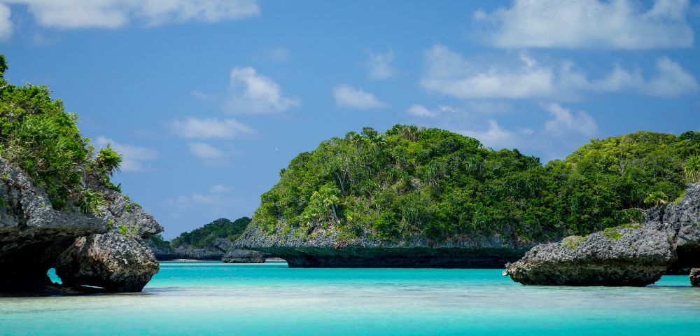 MYFIJI-Island-landscape-with-crystal-clear-waters