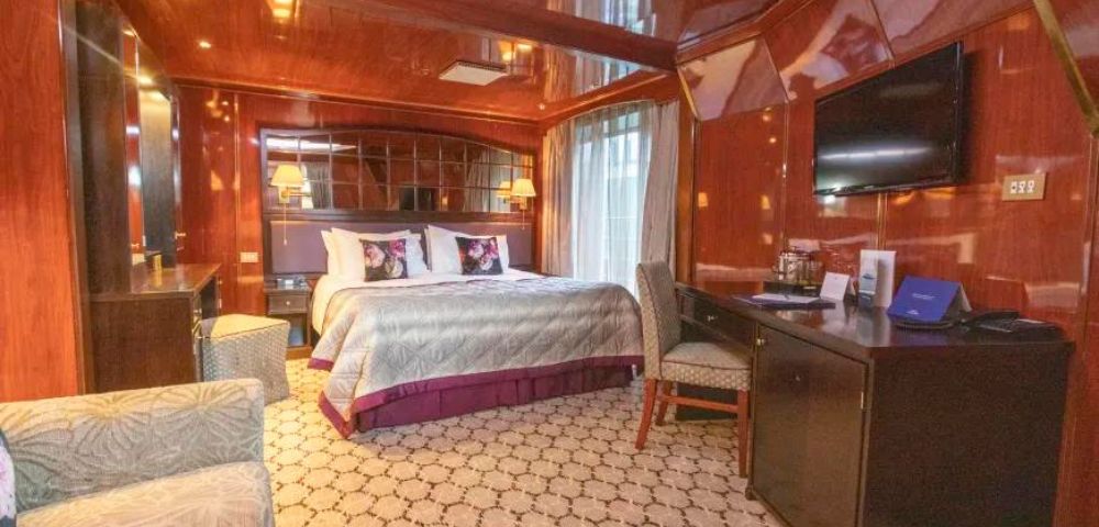 MS Caledonian Sky - Owners Corner Balcony Suite - Hero Image