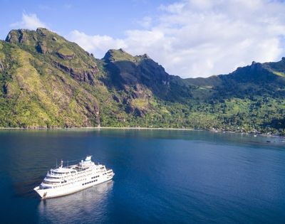 my-fiji-ariel-view-of-captain-cook-cruises-ship