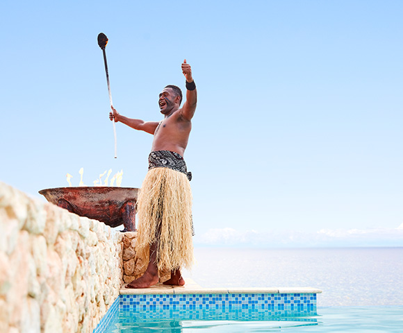 my-fiji-fijian-lighting-fire-at-Fiji-Marriott-Resort-Momi-Bay