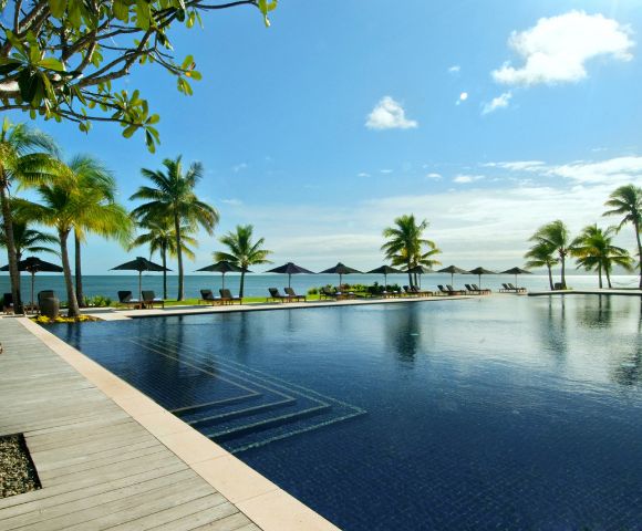 MY-HOLIDAY-Pool-at-Hilton-Fiji-Beach-Resort-and-Spa