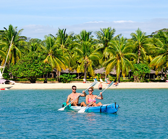 my-fiji-couple-kayaking-at-musket-cove-island-resort-and-marina