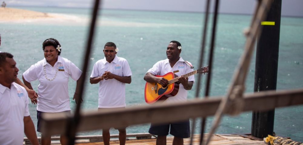 my-fiji-hosts-singing-during-big-bula-welcome-at-my-fiji-island