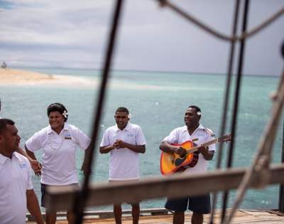 my-fiji-hosts-singing-during-big-bula-welcome-at-my-fiji-island