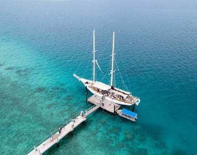 my-fiji-sailing-boat-arriving-at-my-fiji-island