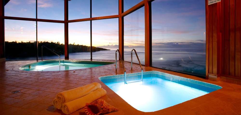 my-fiji-hydrotherapy-at-sunset-at-the-spa-at-namale-resort-spa