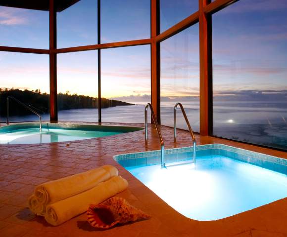 my-fiji-hydrotherapy-at-sunset-at-the-spa-at-namale-resort-spa