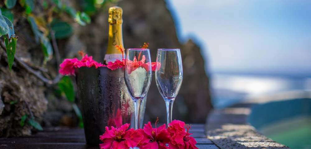 my-fiji-namale-resort-spa-wine-for-two-at-the-beach