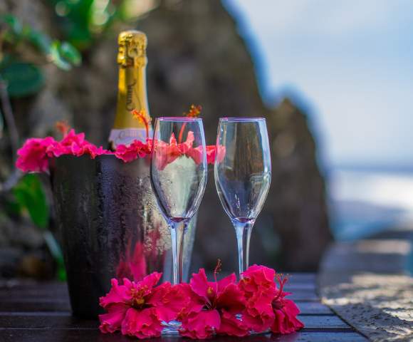 my-fiji-namale-resort-spa-wine-for-two-at-the-beach