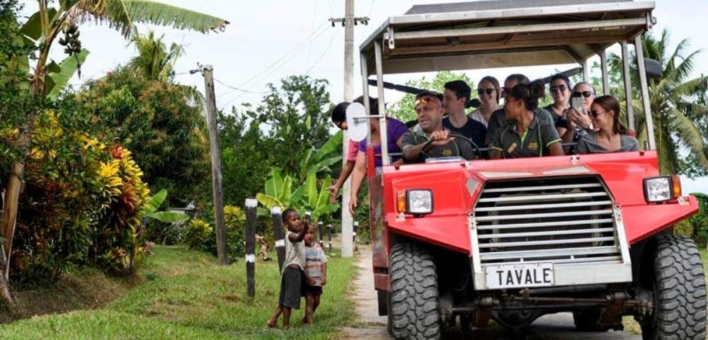 my-fiji-offroad-cave-safari-atv-safari-stopping-to-say-bula-to-local-children