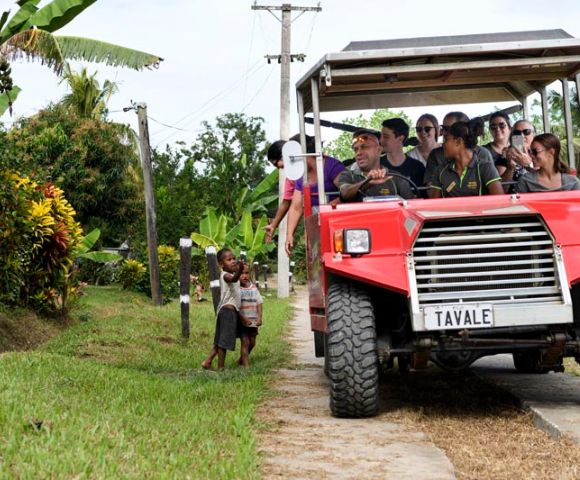 my-fiji-offroad-cave-safari-atv-safari-stopping-to-say-bula-to-local-children