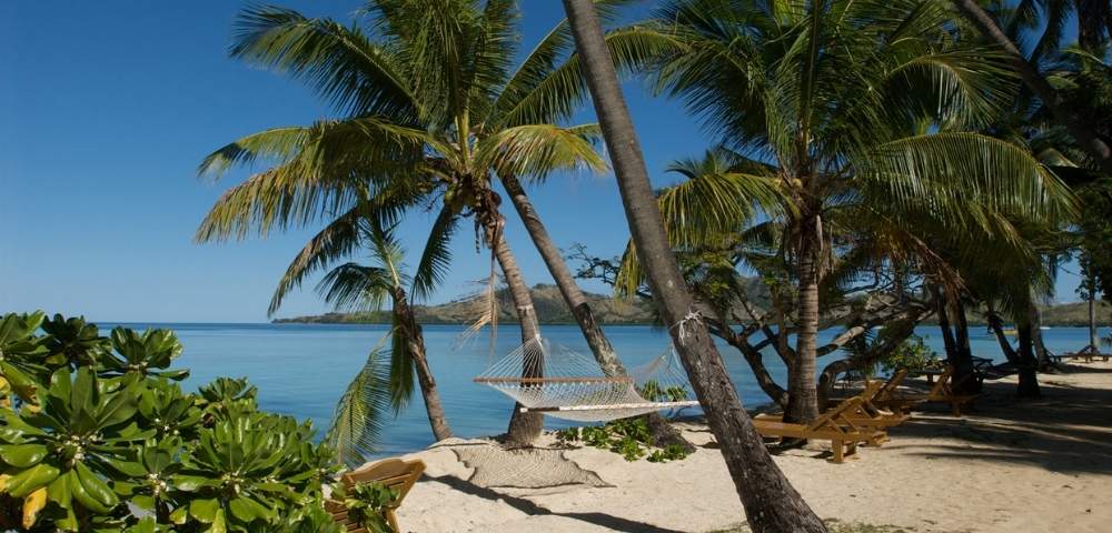 my-fiji-beach-hammocks-at-plantation-island-resort