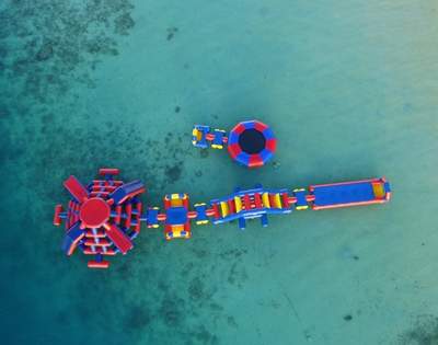 my-fiji-ariel-view-of-inflatable-waterpark-at-plantation-island-resort