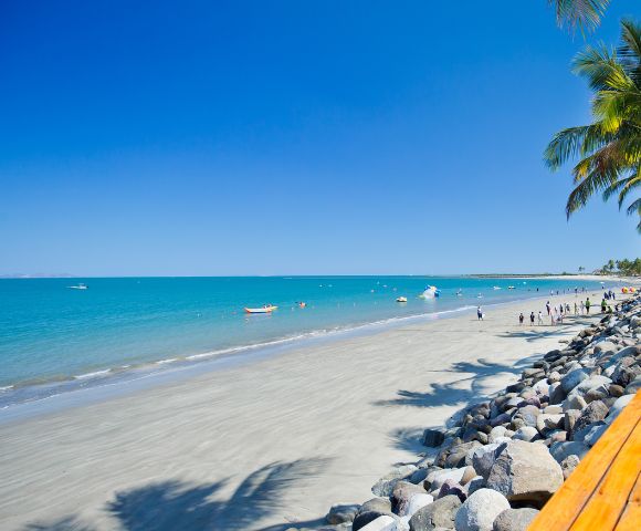 my-fiji-view-of-the-beach-at-radisson-blu-resort-fiji-denarau-island