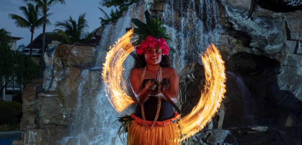 my-fiji-girl-twirling-fire-in-cermony-at-radisson-blu-resort-fiji-denarau-island