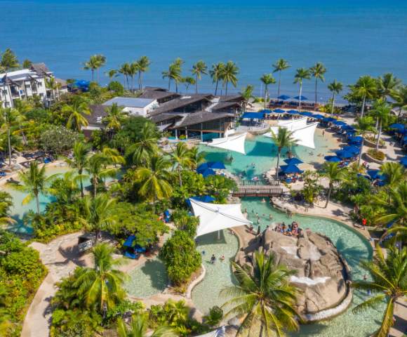 MYHOLIDAY-RADISSON-BLU-RESORT-FIJI-DENARU-ISLANDAERIEL-VIEW-OF-RESORT-WITH-NATURAL-SWIMMING-POOLS