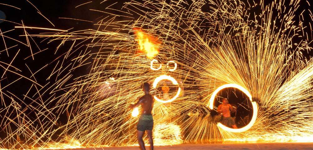 my-fiji-fire-show-at-robinson-crusoe-sunset-cruise-dinner-show