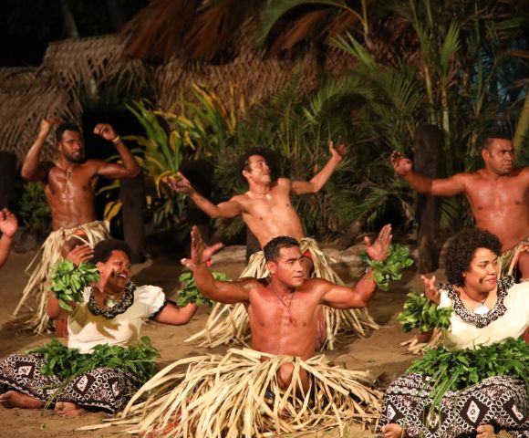 MY-FIJI-Robinson-Crusoe-Tours-Sunset-Dinner-Cruise-Dancers-performing