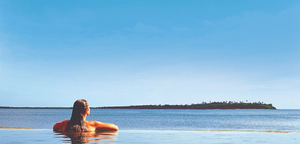 my-fiji-woman-in-infinity-pool-at-sheraton-denarau-villas