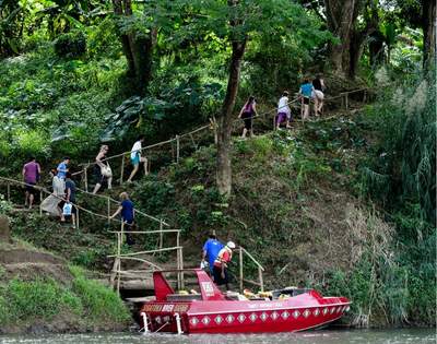 my-fiji-sigatoka-river-safari-disembarking-jet-boat