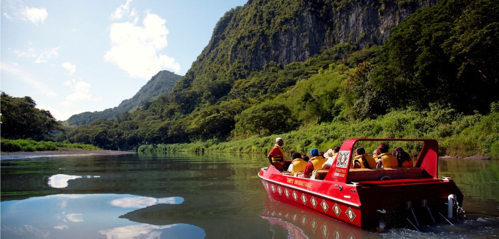 my-fiji-sigatoka-river-safari-boat-on-river