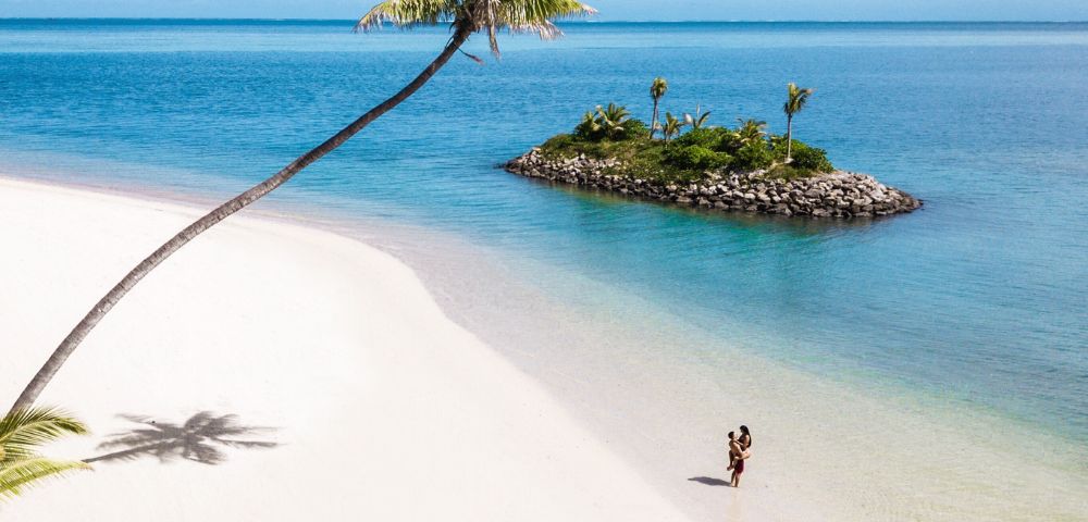 my-fiji-couple-on-the-beach-at-six-senses-fiji