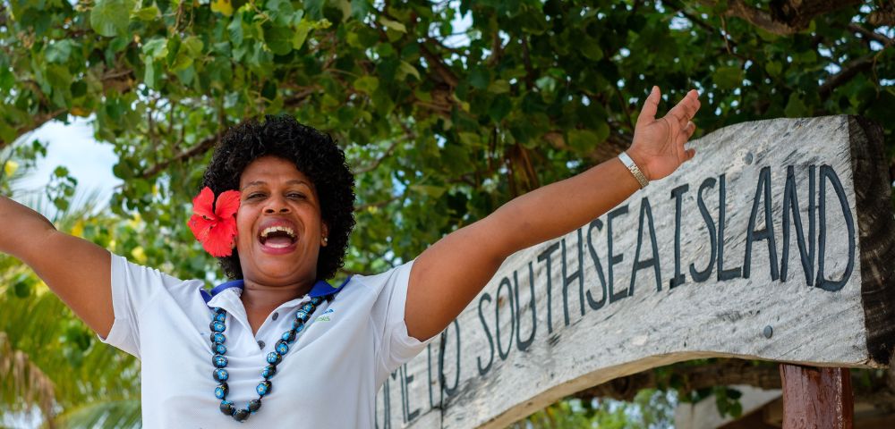 my-fiji-south-sea-island-fijian-woman-giving-bula-welcome