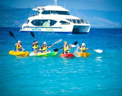 my-fiji-south-sea-island-cruise-kids-kayaking-in-ocean