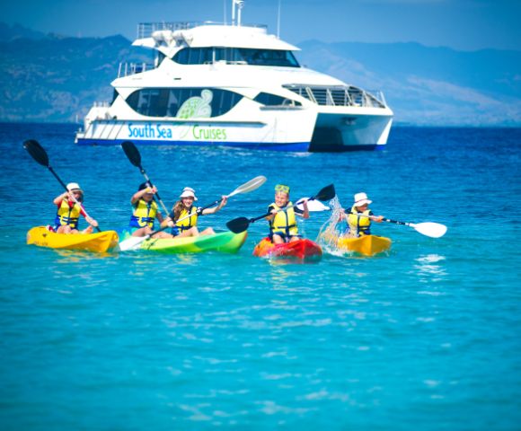 my-fiji-south-sea-island-cruise-kids-kayaking-in-ocean