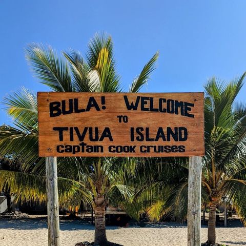 my-fiji-welcome-sign-at-tivua-island