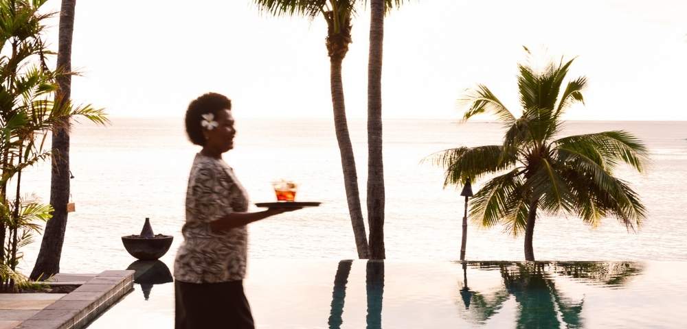 my-fiji-woman-serving-drinks-poolside-at-tokoriki-island-resort-fiji