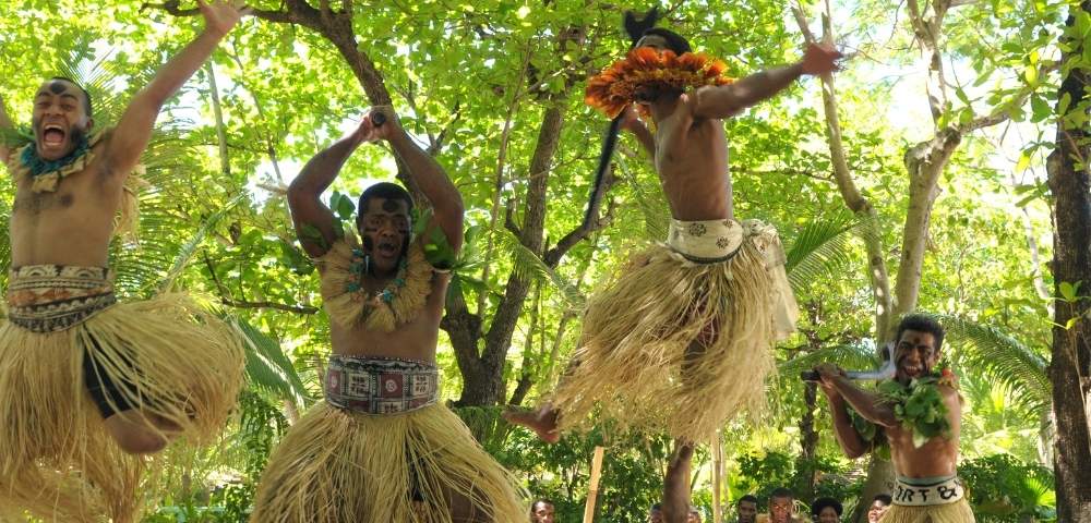 my-fiji-cultural-performance-at-treasure-island-resort