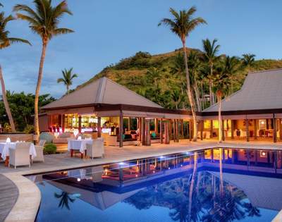 my-fiji-restaurant-by-the-pool-at-vomo-island-fiji