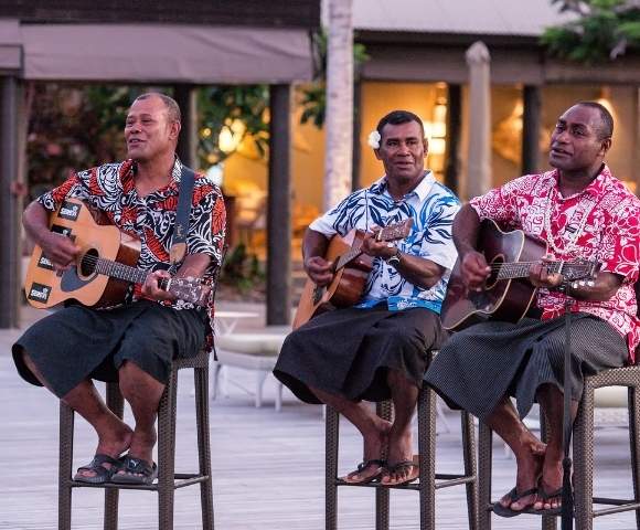 my-fiji-three-locals-singing-and-playing-guitar-at-vomo-island-fiji