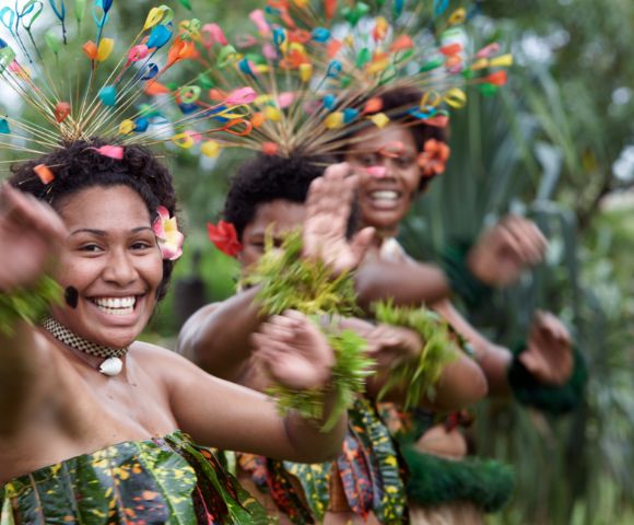 my-fiji-womens-traditional-meke-performance-in-nadi