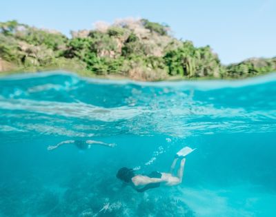 my-fiji-two-people-snorkelling-in-the-reef-at-yanuca-island