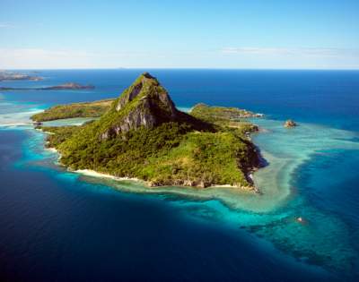 MY-HOLIDAY-YASAWA-ISLAND-RESORT-birdseye-view-of-island