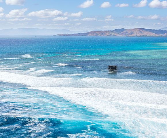 Surfing in Fiji - Gallery Image