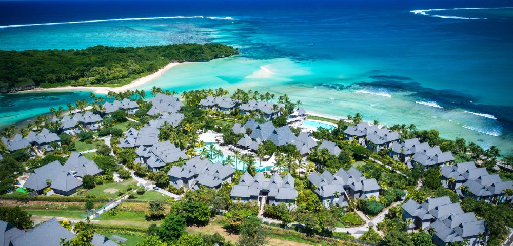 myholiday-aerial-view-of-InterContinental-Fiji-Golf-Resort-&-Spa-and-beach