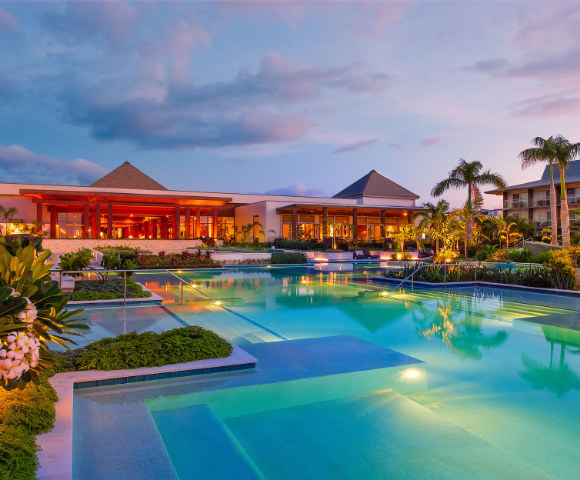 Crowne Plaza Fiji Nadi Bay Resort & Spa - Hero Image