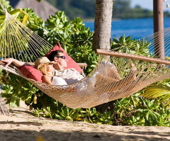 my-fiji-couple-relaxing-on-a-hammock-at-malolo-island-resort