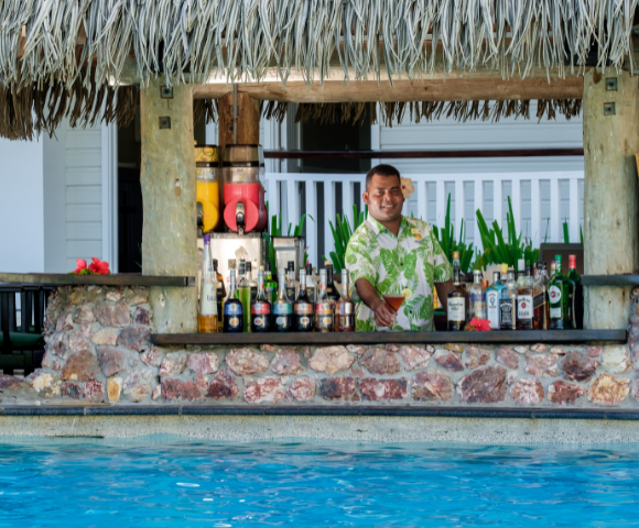 my-fiji-staff-serving-drinks-at-the-swim-up-bar-at-malolo-island-resort