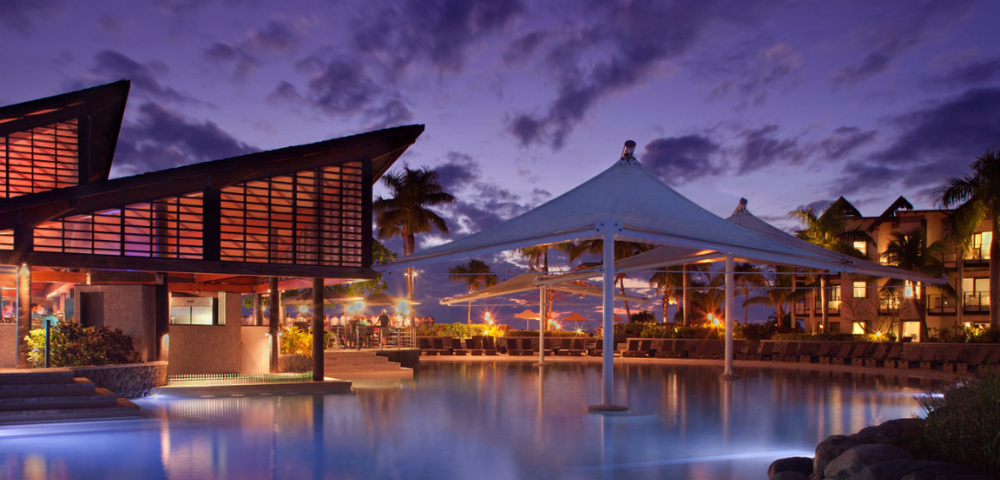 my-fiji-the-pool-at-night-at-Radisson-Blu-Resort-Fiji-Denarau-Island