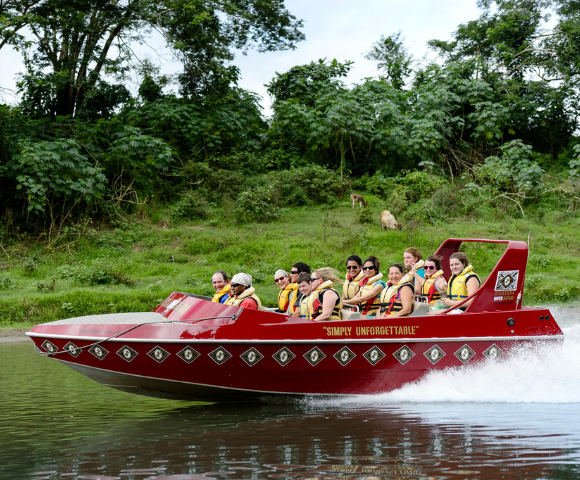 my-fiji-sigatoka-river-safari-jet-boat-speeding-down-river