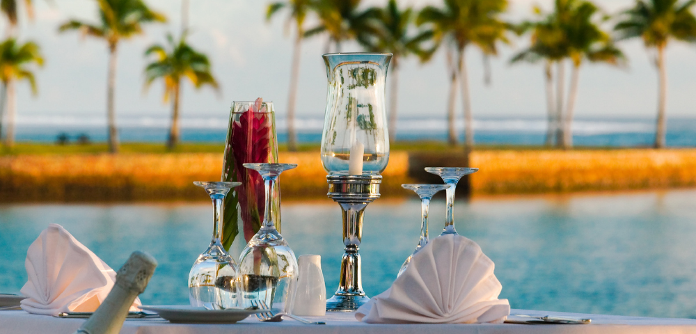 my-fiji-dining-by-the-pool-at-the-naviti-resort