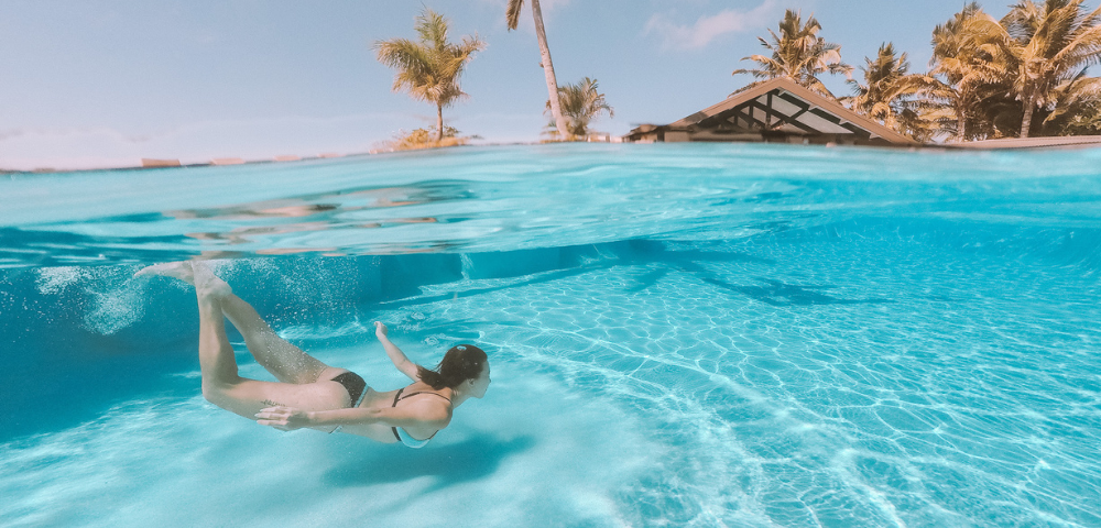 my-fiji-woman-swimming-in-the-pool-at-at-volivoli-beach-club